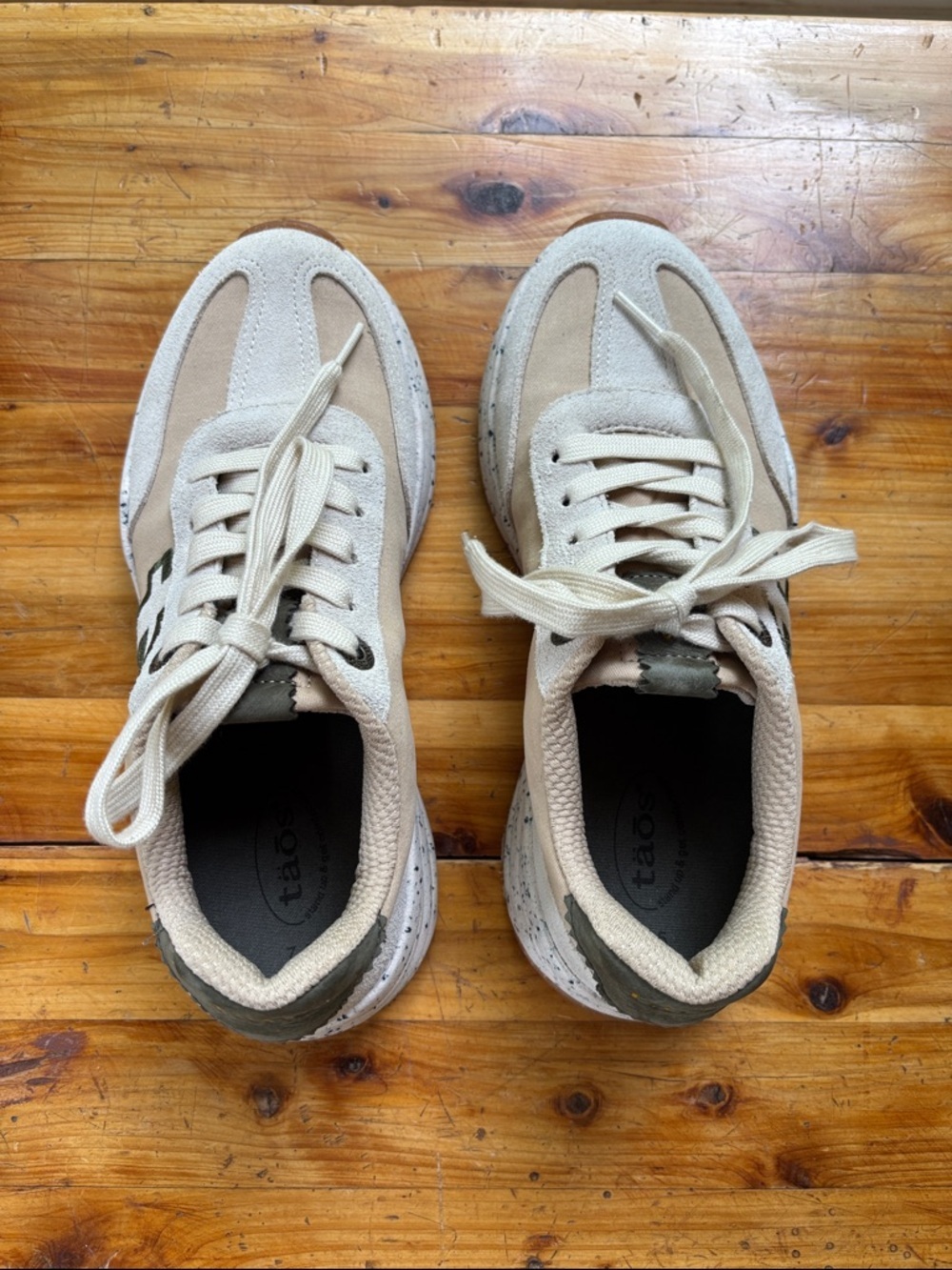 Taos Sand & Olive Athletic Shoes Ladies Size 7.5 - Picture 2 of 7